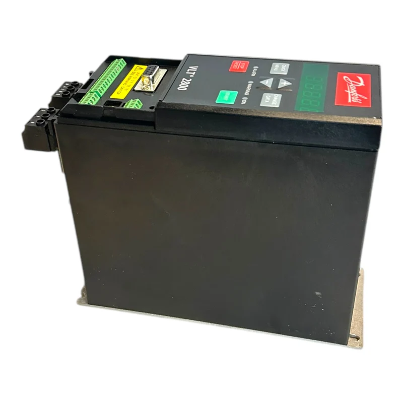 Danfoss VLT2803 195N0007 Frequenzumrichter VLT2803PS2B20STR1DBF10A00C0