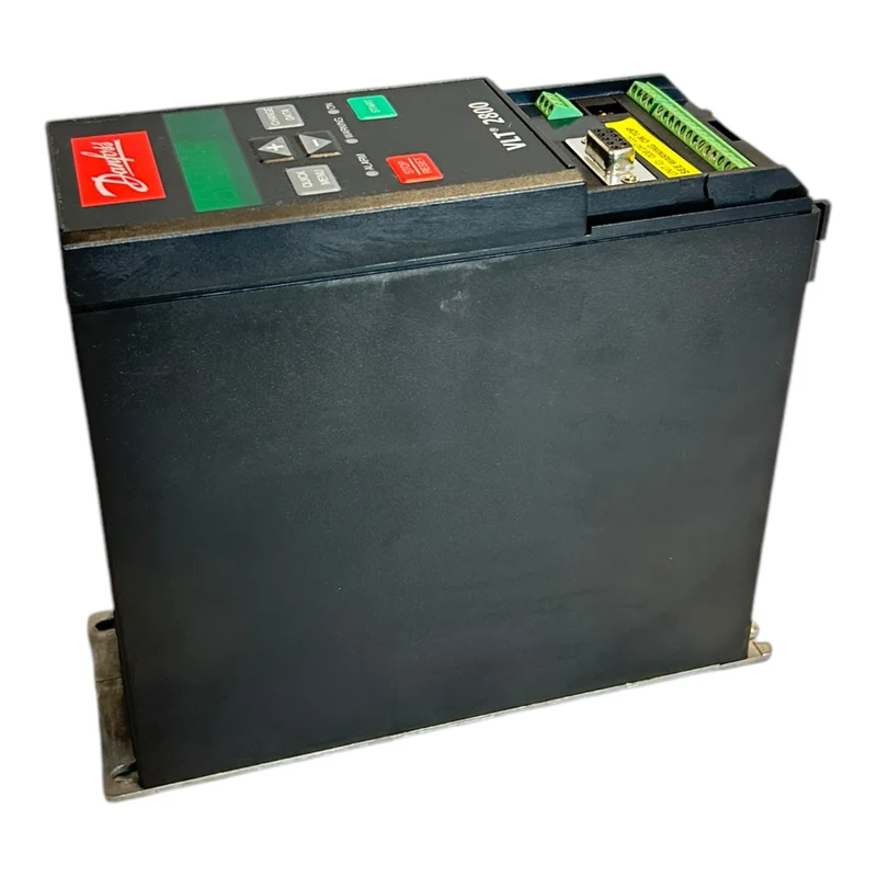 Danfoss VLT2803 195N0007 Frequenzumrichter VLT2803PS2B20STR1DBF10A00C0 Danfoss V