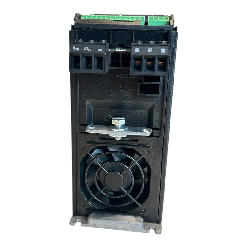 Danfoss VLT2803 195N0007 Frequenzumrichter VLT2803PS2B20STR1DBF10A00C0 Danfoss V