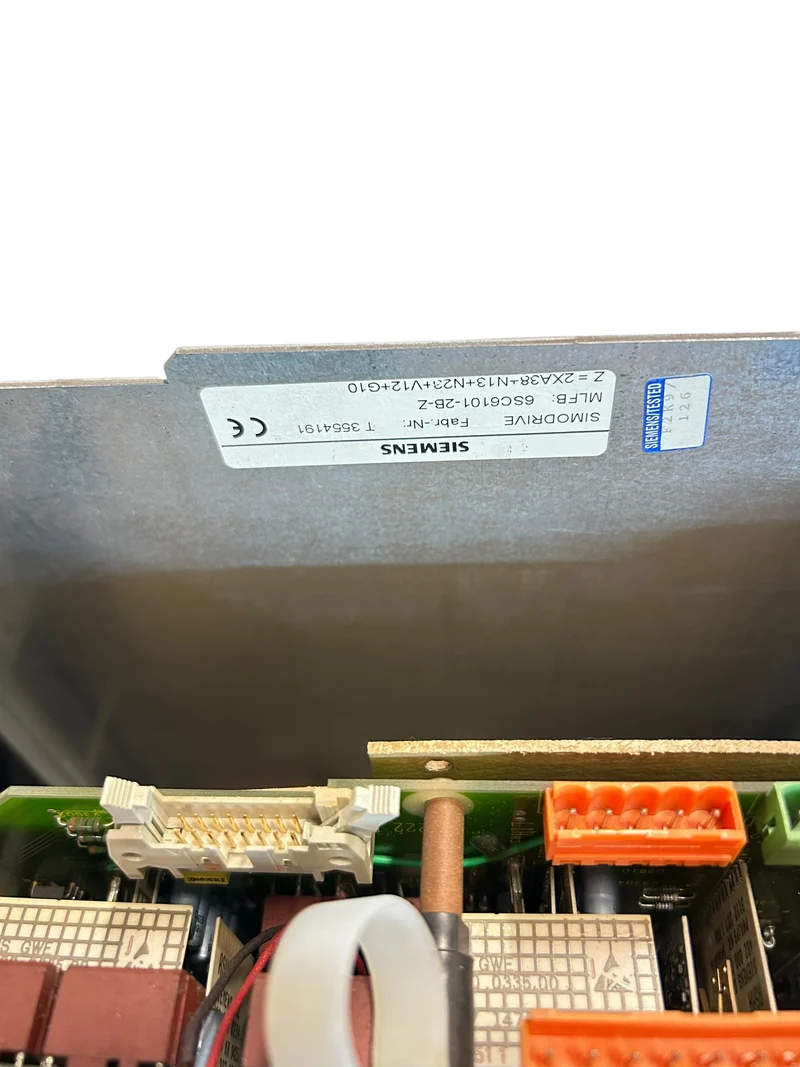 Siemens 6SC6101-2B-Z Simodrive Frequenzumrichter für industriellen Einsatz