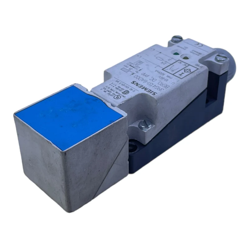 Siemens 3RG4131-6AD00 Näherungsschalter für industriellen Einsatz 3RG4131-6AD00