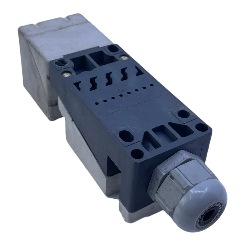 Siemens 3RG4131-6AD00 Näherungsschalter für industriellen Einsatz 3RG4131-6AD00