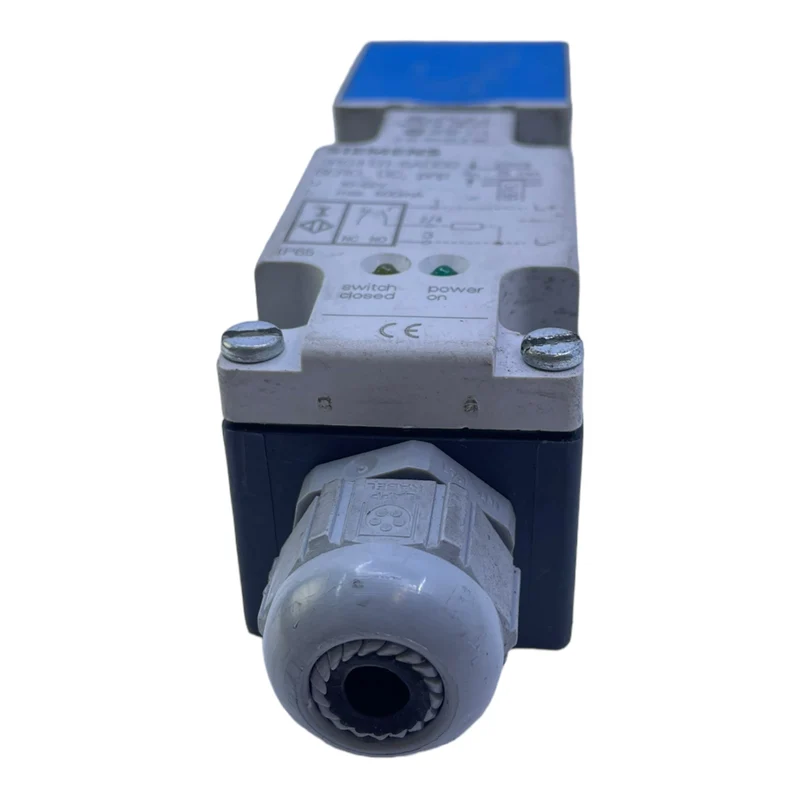 Siemens 3RG4131-6AD00 Näherungsschalter für industriellen Einsatz 3RG4131-6AD00