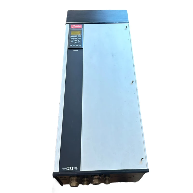 Danfoss Frequenzumrichter 43,8kVA VLT5032PT5C54STR3DLF00A00C0 3x380–500V VLT5000