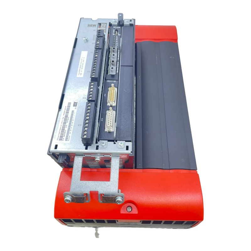 SEW MDX61B0300-503-4-0T Frequenzumrichter für industriellen Einsatz DFI21B DEH1