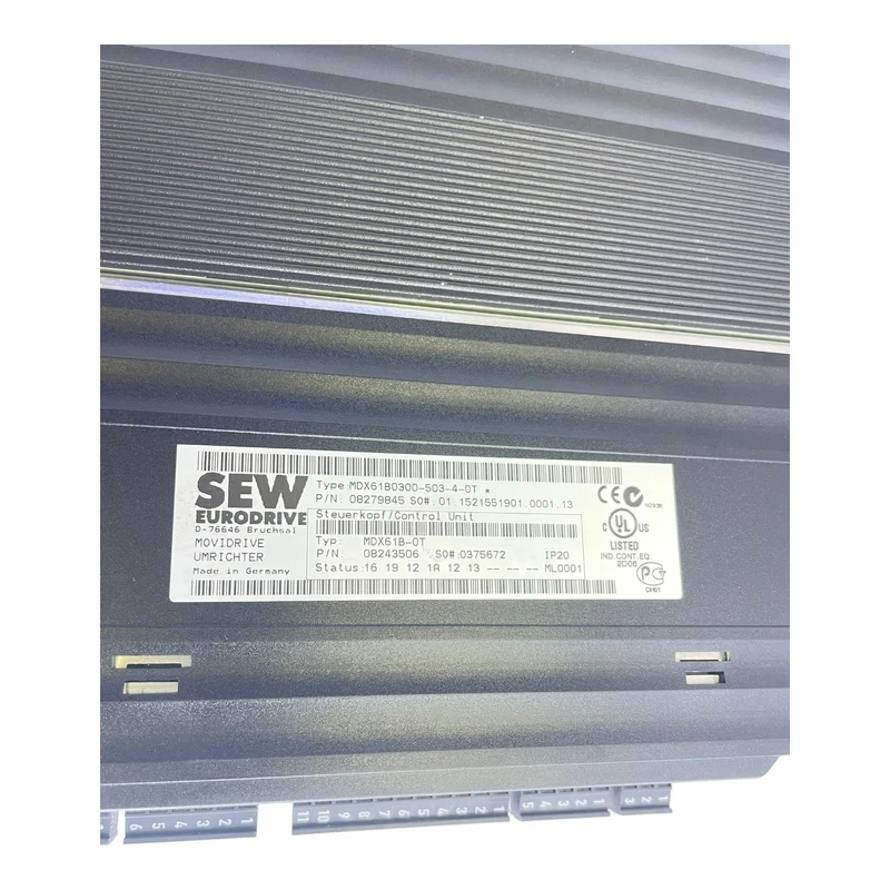 SEW MDX61B0300-503-4-0T Frequenzumrichter für industriellen Einsatz DFI21B DEH1
