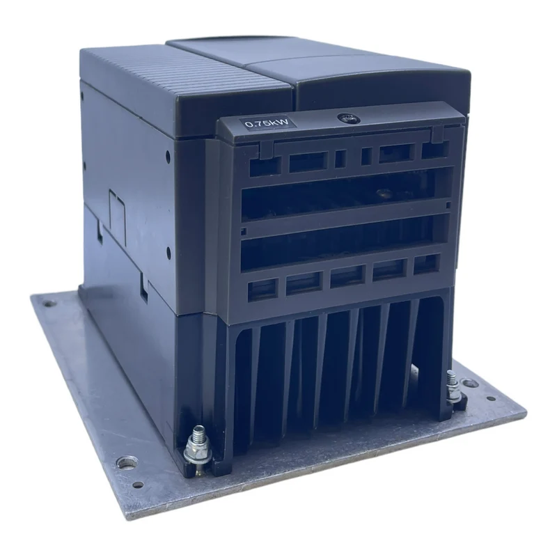 Fuji Electric FVR008E7S-2S Frequenzumrichter für industriellen Einsatz 200-230V