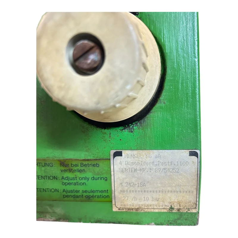 Siemens 1LF3053-4AJ29-Z Dosierpumpen 220V 0,06kW 0,71A für industriellen Einsatz