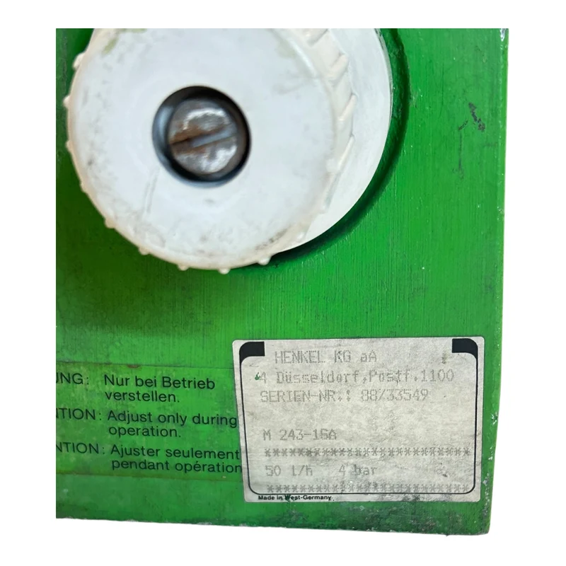 Siemens 1LF3053-4AJ29-Z Dosierpumpen 220V 0,06kW 0,71A für industriellen Einsatz