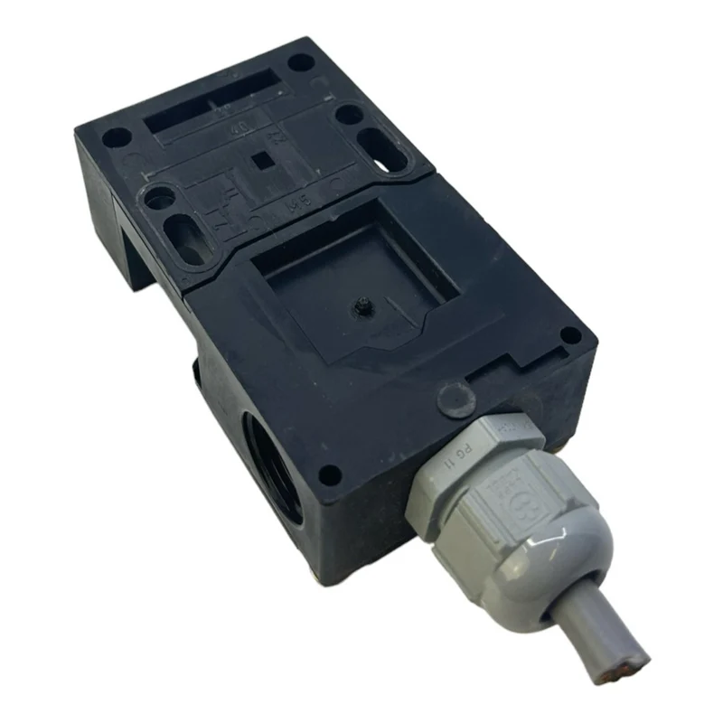 Schmersal AZ16-02zvk Sicherheitsschalter für industriellen Einsatz 230V AC 4A