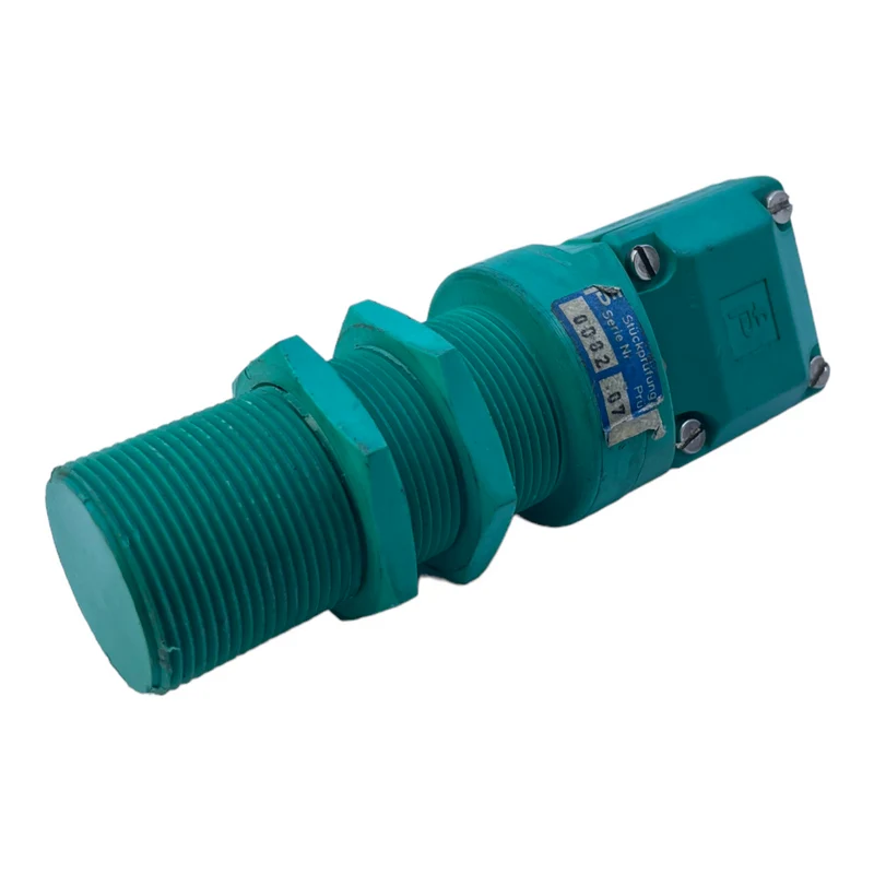 Pepperl+Fuchs NJ15-30GKK-E2 Induktiver Sensor 10-30V 200mA NJ15-30GKK-E2