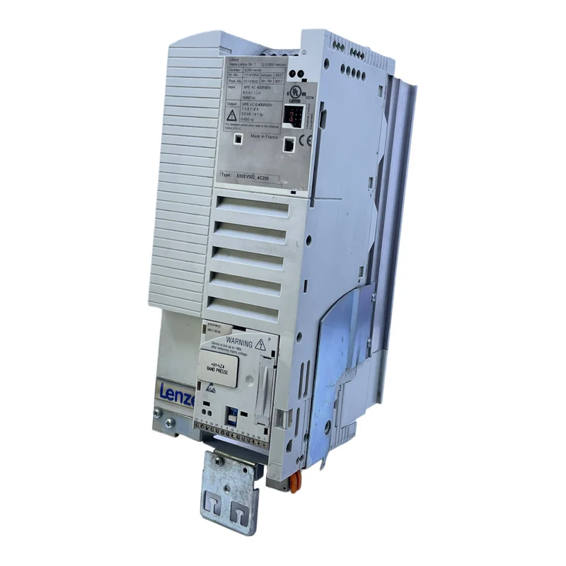 Lenze E82EV302_4C200 Frequenzumrichter 3,0kW 13141959 8200 vector