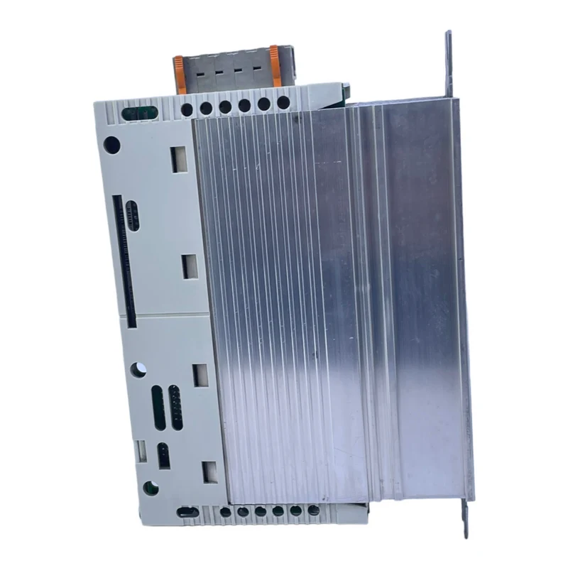 Lenze E82EV751_2C Frequenzumrichter 0,75kW 13333223 8200 vector
