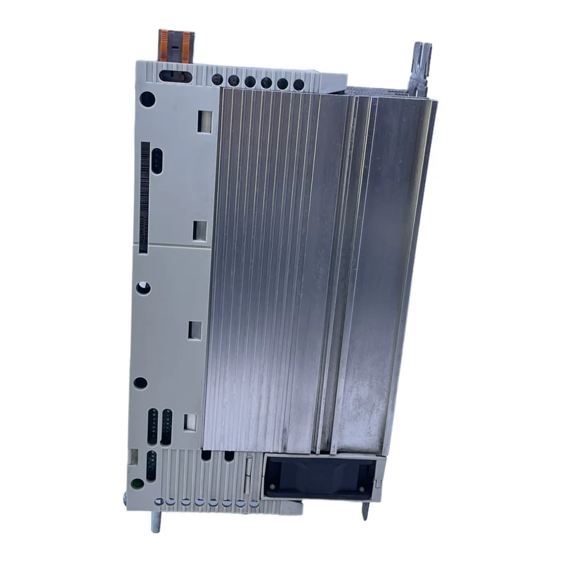 Lenze E82EV152_2C000 Frequenzumrichter 1,5kW 13142269 8200 vector