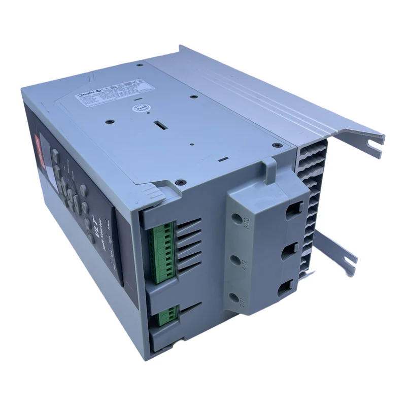 Danfoss 175G5530 Frequenzumrichter MCD5-0084B-T5-G1X-20-CV2 200-525 VAC 50/60 Hz