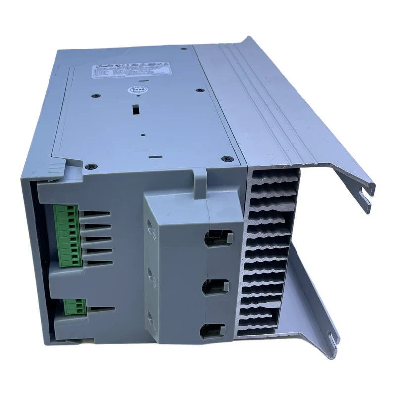 Danfoss 175G5530 Frequenzumrichter MCD5-0084B-T5-G1X-20-CV2 200-525 VAC 50/60 Hz