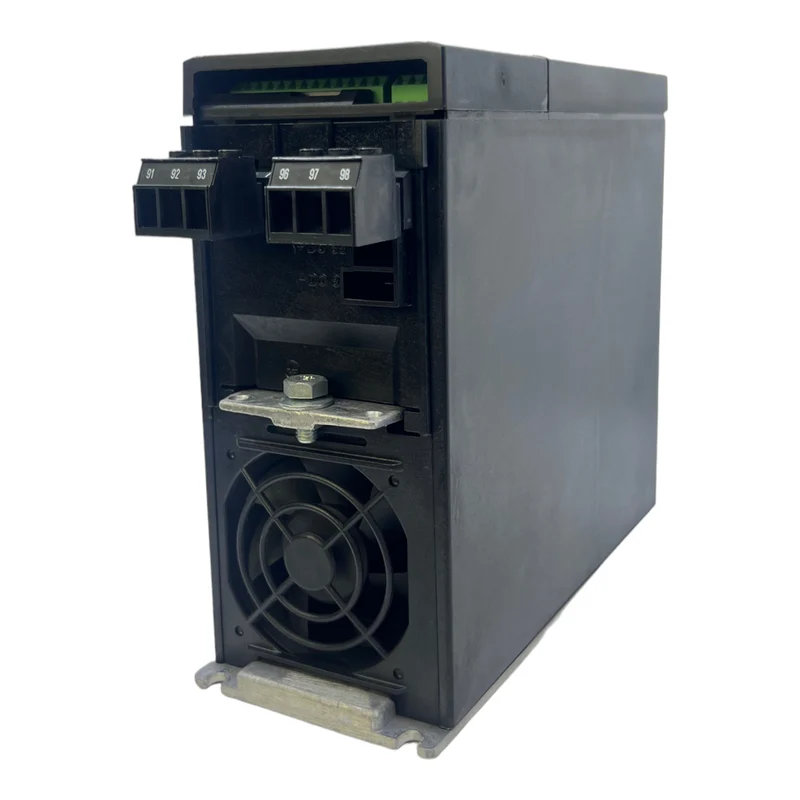 Danfoss VLT2805PT4B20STR1DBF00A00C0 Frequenzumrichter 195N1003 In:3x380-480V
