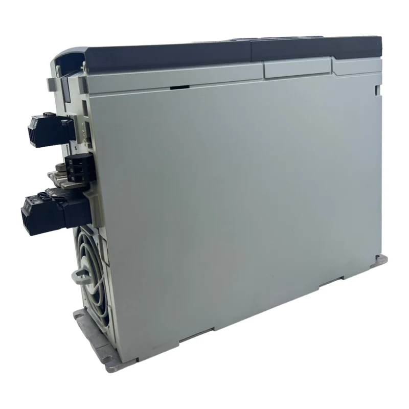 Danfoss FC-301P1K5T4E20H1 Frequenzumrichter 131B0747 Inp:3x380-480V 3.7/3.1A