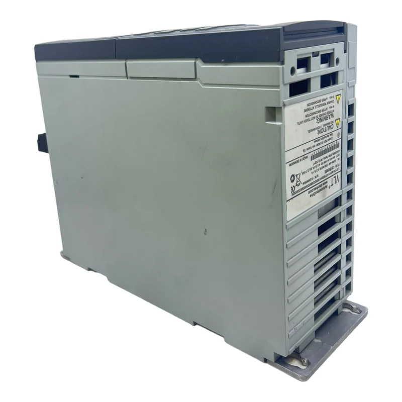 Danfoss FC-301P1K5T4E20H1 Frequenzumrichter 131B0955 Inp:3x380-480V 3.7/3.1A