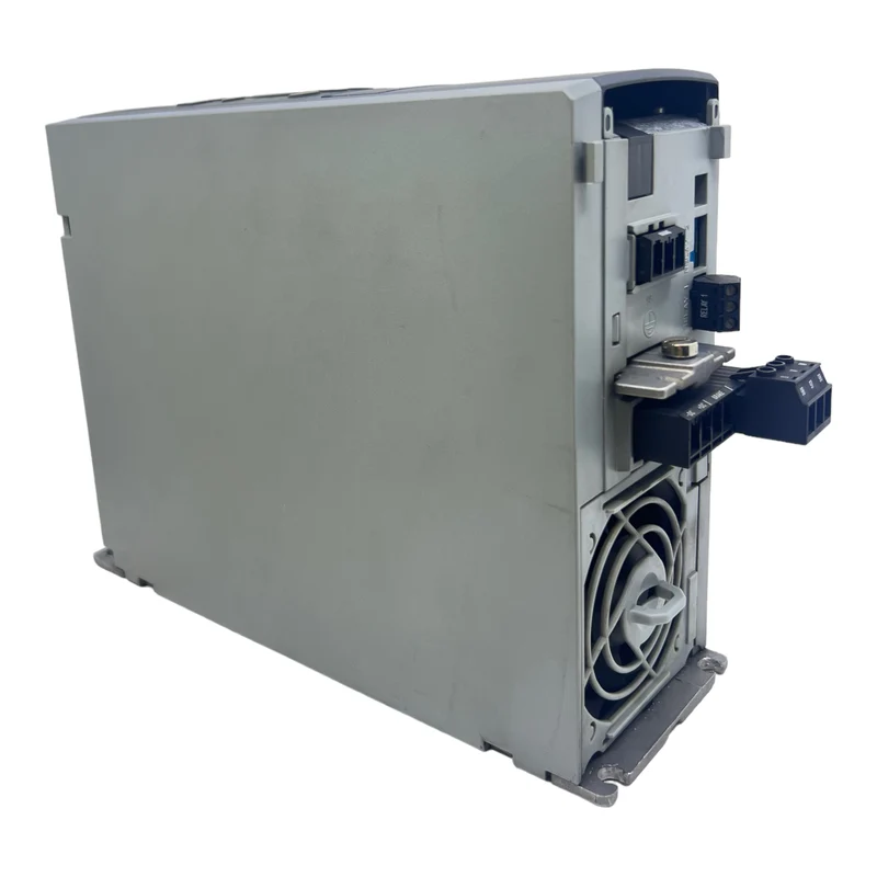 Danfoss FC-301P1K5T4E20H1 Frequenzumrichter 131B0955 Inp:3x380-480V 3.7/3.1A