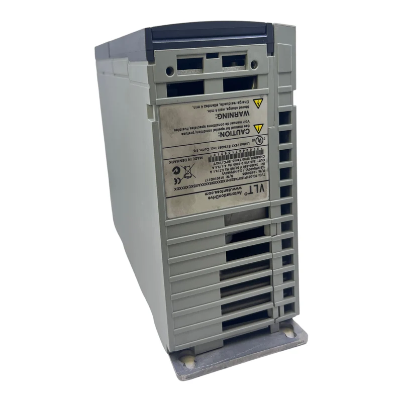Danfoss FC-301P1K5T4E20H1 Frequenzumrichter 131B0955 Inp:3x380-480V 3.7/3.1A
