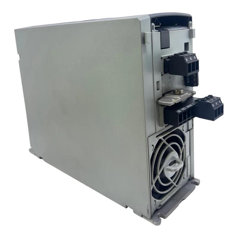 Danfoss FC-301P1K5T4E20H1 Frequenzumrichter 131B0955 Inp:3x380-480V 3.7/3.1A