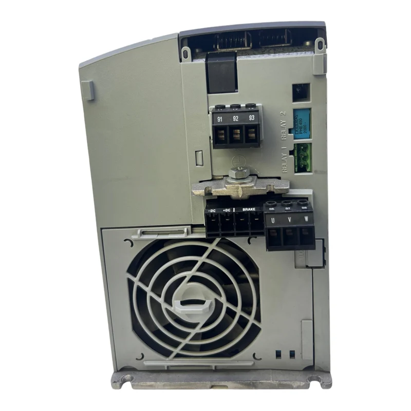 Danfoss FC-301P5K5K5T4E20H1 Frequenzumrichter 131B1005 Inp:3x380-480V 11.7/9.9A