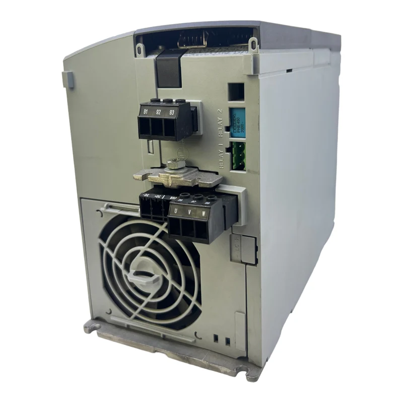Danfoss FC-301P5K5K5T4E20H1 Frequenzumrichter 131B1005 Inp:3x380-480V 11.7/9.9A