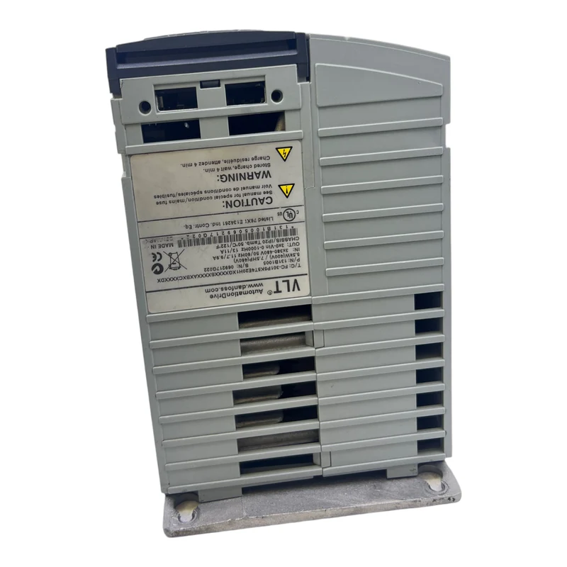 Danfoss FC-301P5K5K5T4E20H1 Frequenzumrichter 131B1005 Inp:3x380-480V 11.7/9.9A