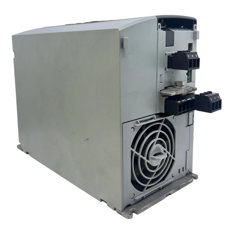 Danfoss FC-301P5K5K5T4E20H1 Frequenzumrichter 131B1005 Inp:3x380-480V 11.7/9.9A