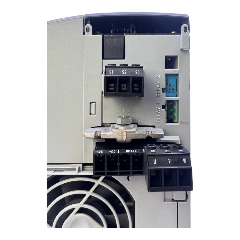 Danfoss FC-301P5K5K5T4E20H1 Frequenzumrichter 131B1005 Inp:3x380-480V 11.7/9.9A
