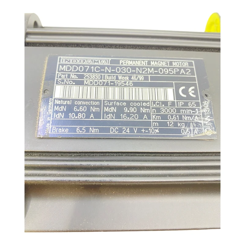 Indramat MDD071C-N-030-N2M-095PA2 Servomotor DC 24 V 0.5 A
