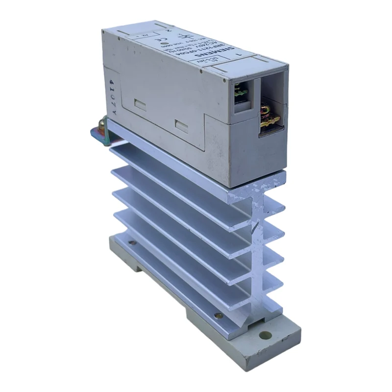 Siemens 3RF1211-0FC04 Halbleiterschütz 5-24V DC 10A 240V AC