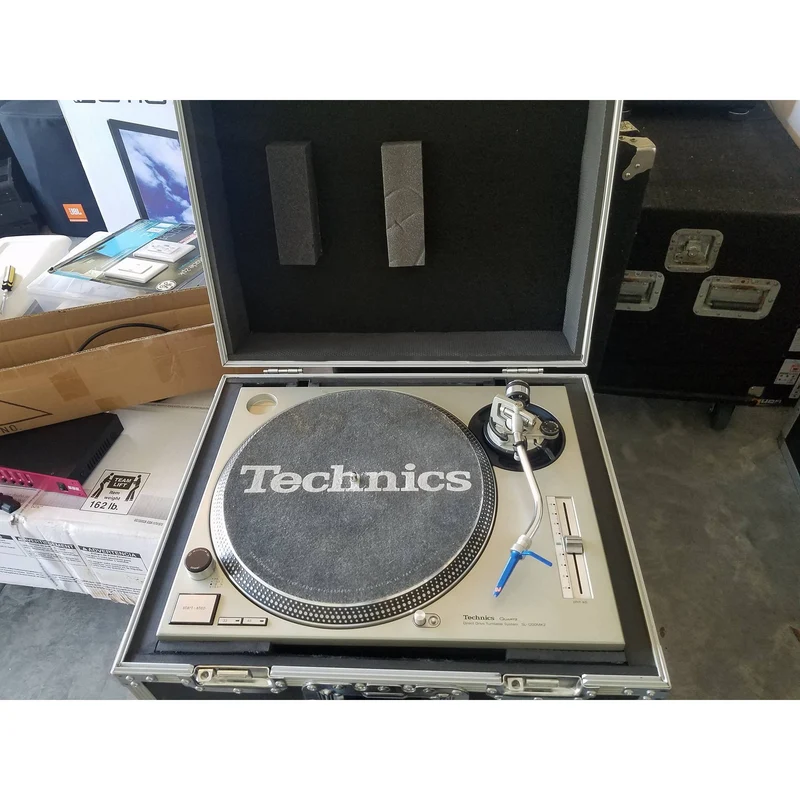 ProX Flight Case for Turntable - Universal W-Foam Kit | Silver on Black