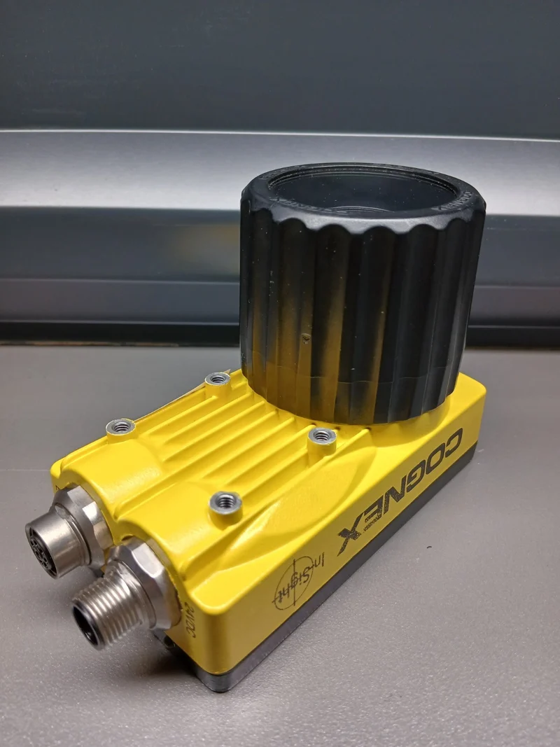 COGNEX In-Sight 5401 + FUJINON HF9HA-1B 1:1.4/9mm