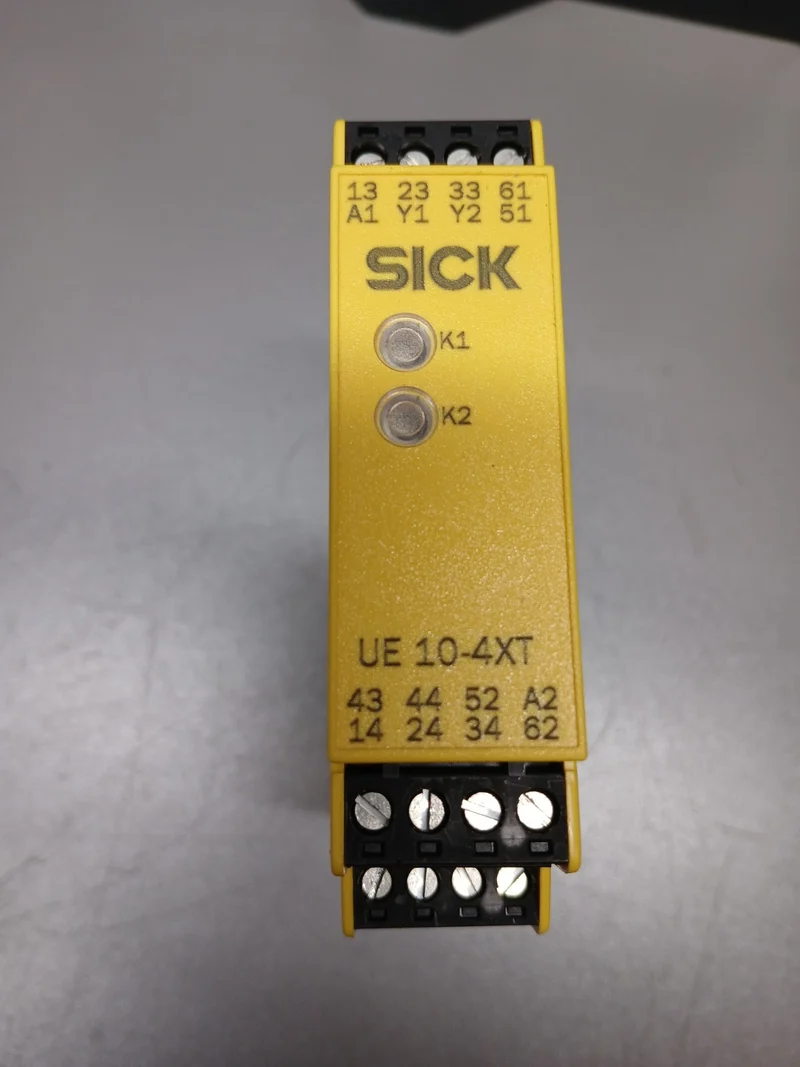 SICK UE10-4XT3D2 Sicherheitsrelais 6024920