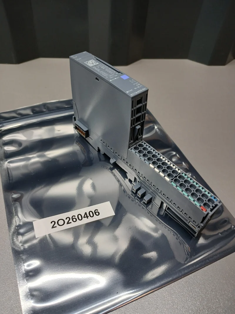 Siemens Simatic S7 6ES7 134-6FB00-0BA1 Analog-Eingangsmodul 6ES7 193-6BP20-0BA0