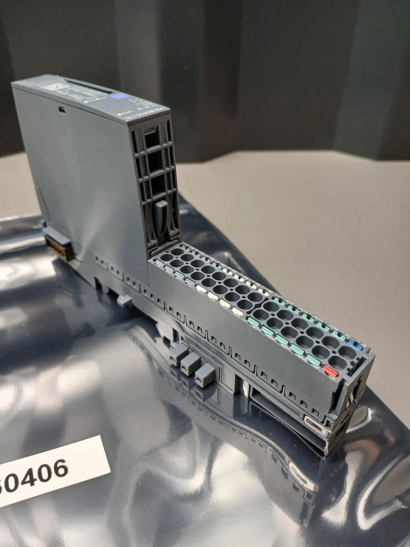 Siemens Simatic S7 6ES7 134-6FB00-0BA1 Analog-Eingangsmodul 6ES7 193-6BP20-0BA0
