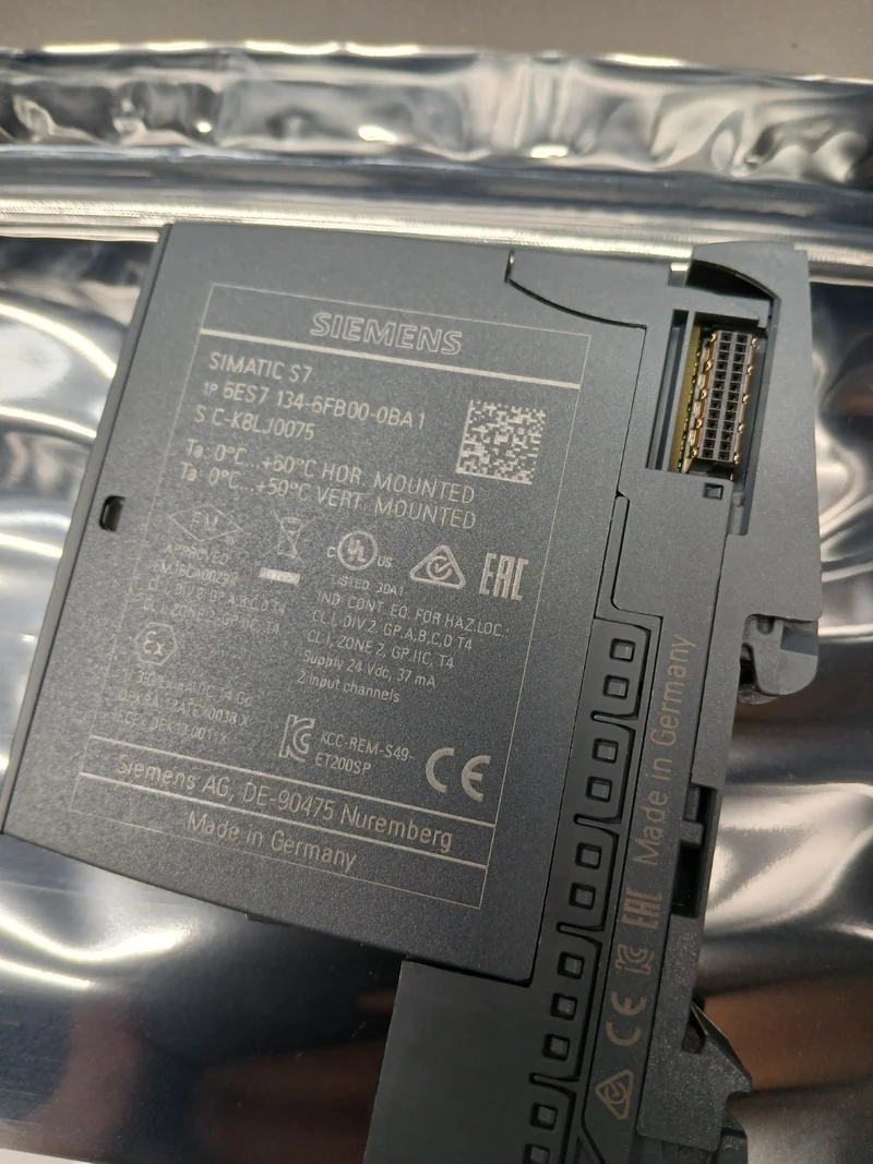 Siemens Simatic S7 6ES7 134-6FB00-0BA1 Analog-Eingangsmodul 6ES7 193-6BP20-0BA0