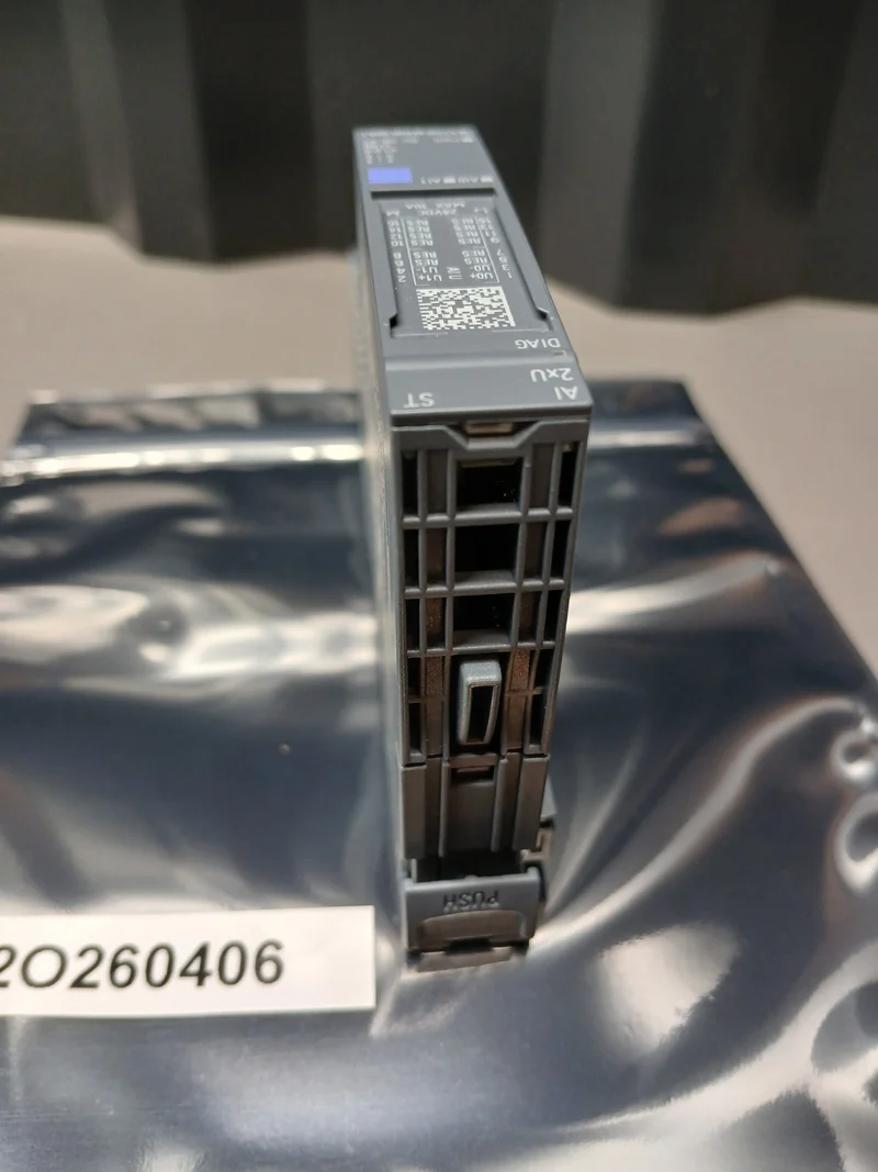 Siemens Simatic S7 6ES7 134-6FB00-0BA1 Analog-Eingangsmodul 6ES7 193-6BP20-0BA0