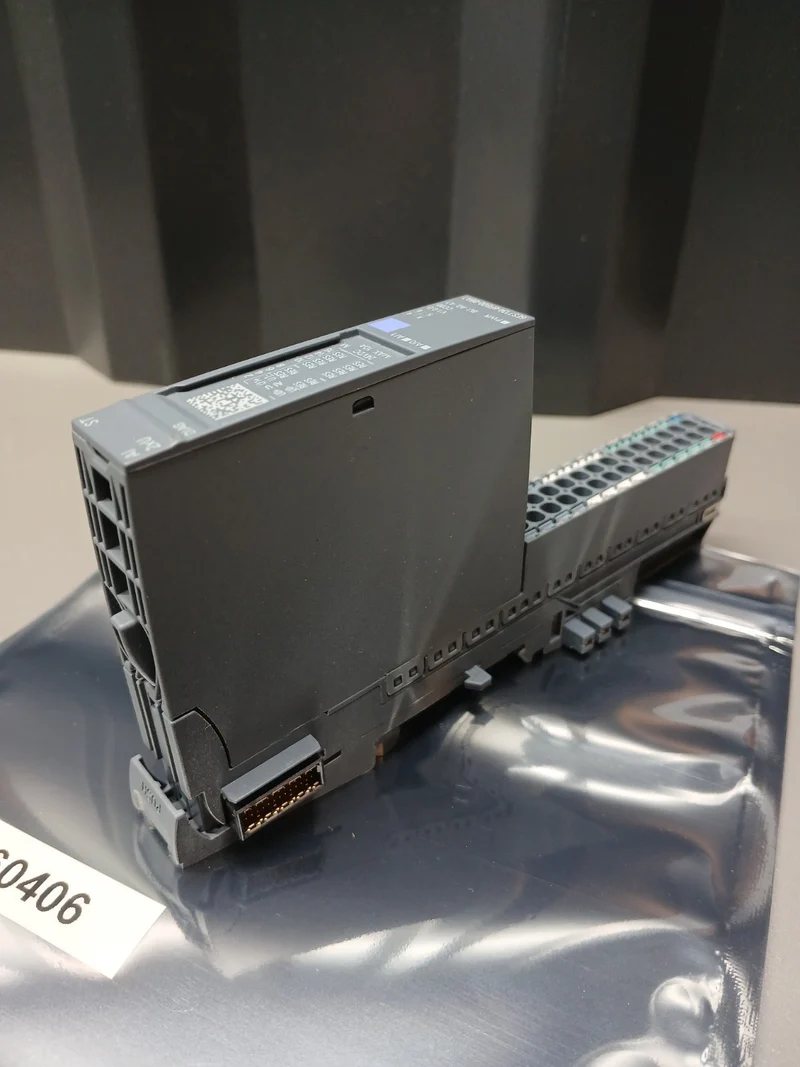 Siemens Simatic S7 6ES7 134-6FB00-0BA1 Analog-Eingangsmodul 6ES7 193-6BP20-0BA0