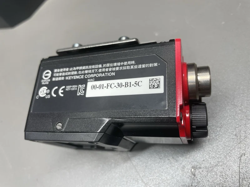 Keyence SR-1000 Automatic Focus Code Reader