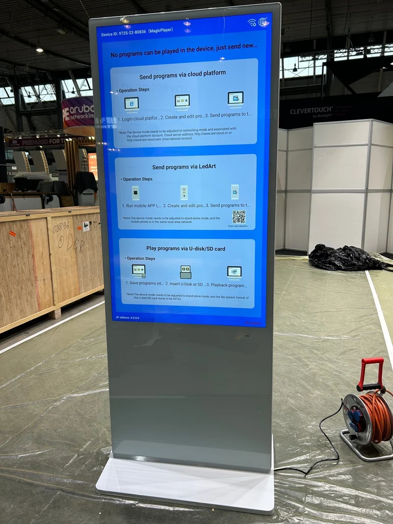 Doppelseitige Infostele 55 Zoll mit Android und Media Player
