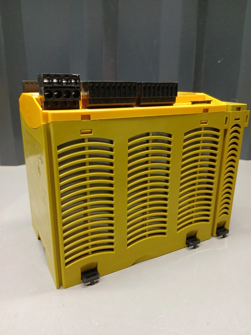 Pilz Kommunikationsmodul PNOZ mc9p 773731 Basisgerät PNOZ m1p 773100