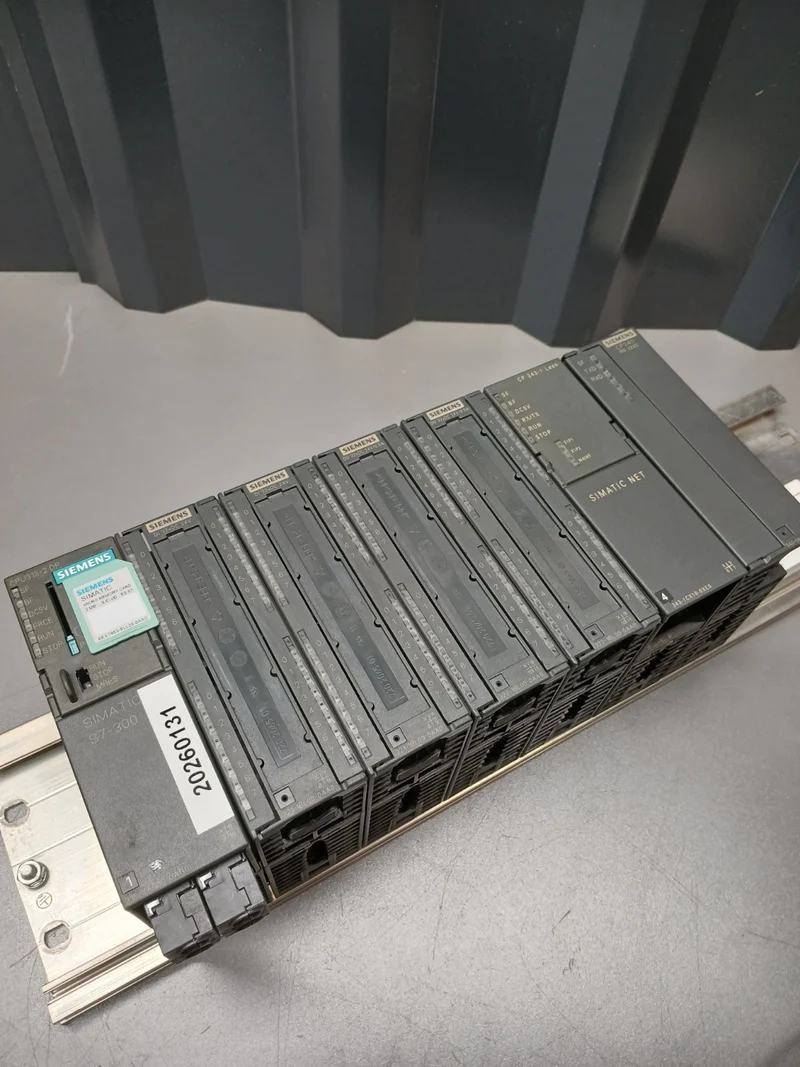 Siemens SIMATIC S7-300 CPU 315-2 DP / 6ES7 315-2AG10-0AB0 incl. Module