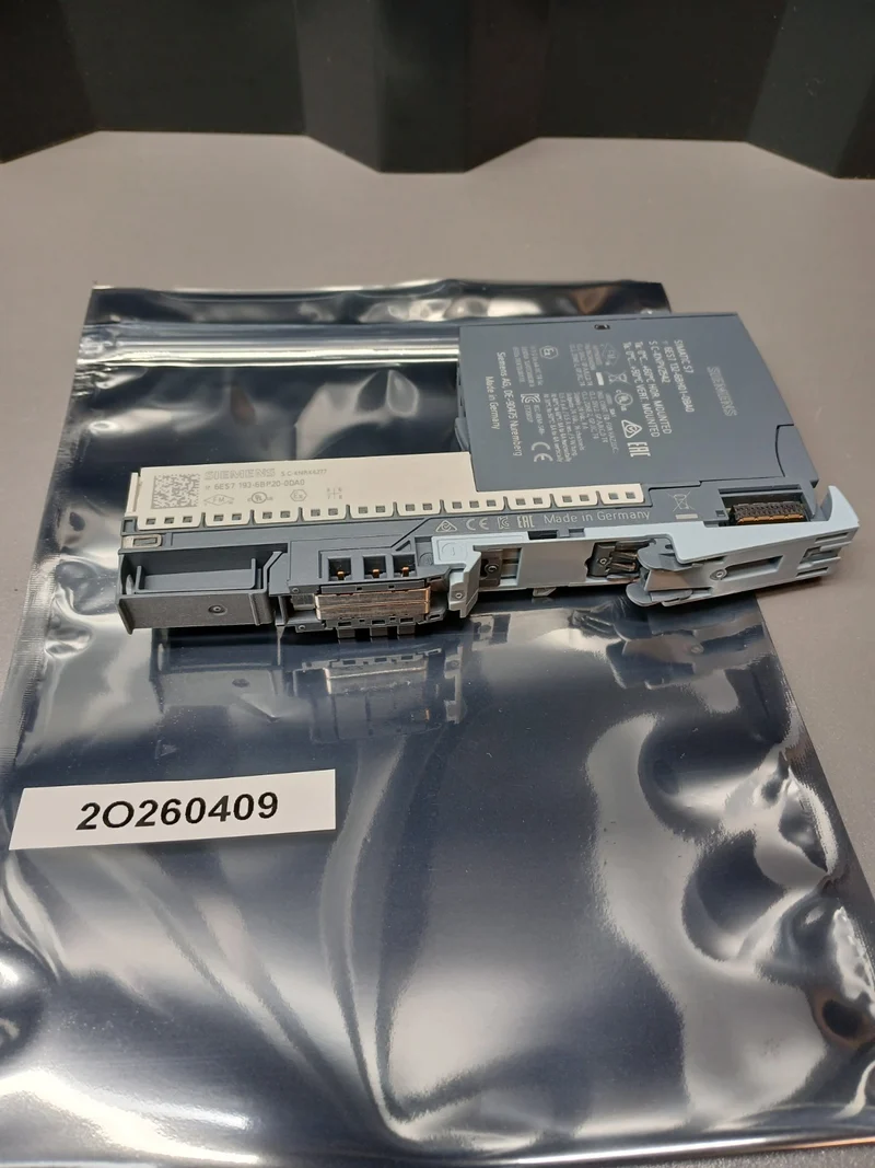 SIEMENS SIMATIC S7(6ES7 132-6BH01-0BA0) Ausgangsmodul+ (6ES7 193-6BP00-0DA0)Base