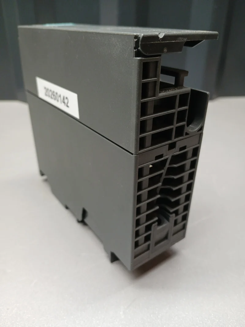 Siemens SIMATIC ET 200M 6ES7 153-1AA03-0XB0