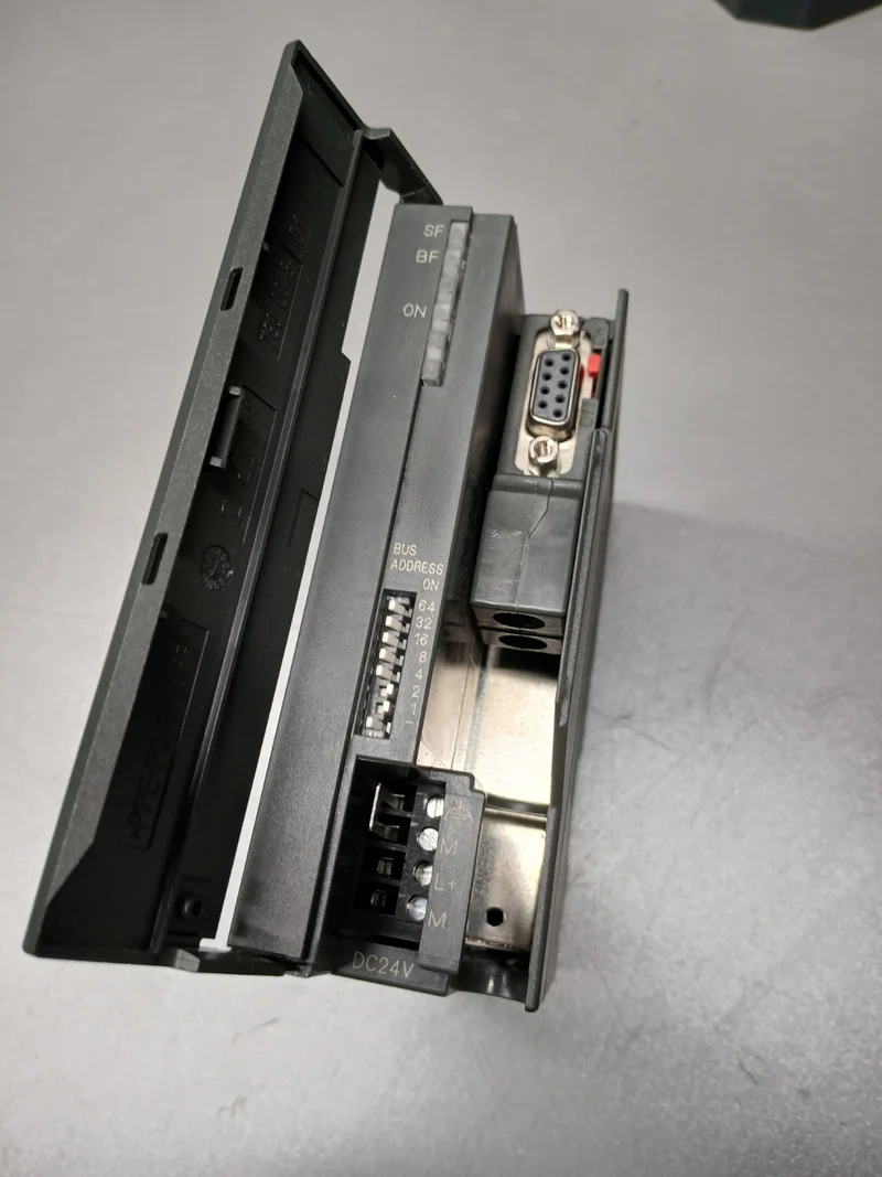 Siemens SIMATIC ET 200M 6ES7 153-1AA03-0XB0