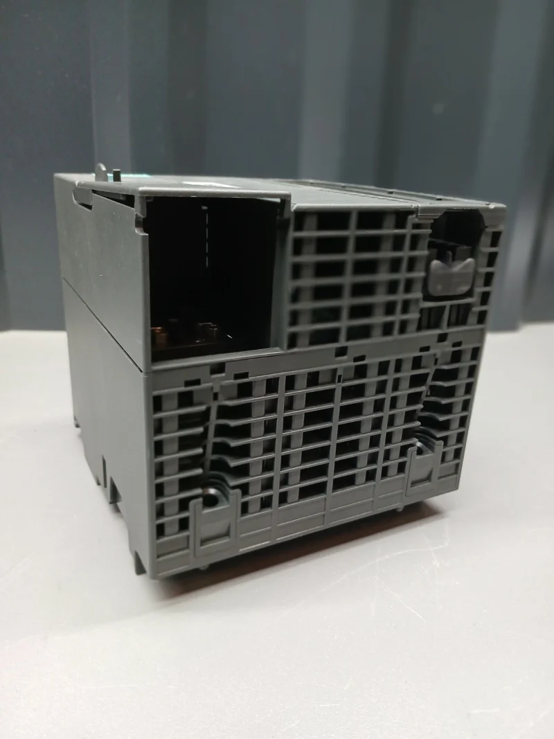 Siemens SIMATIC S7-300 CPU313C-2 DP 6ES7 313-6CF03-0AB0 + 6ES7 313-6CF03-0AB0