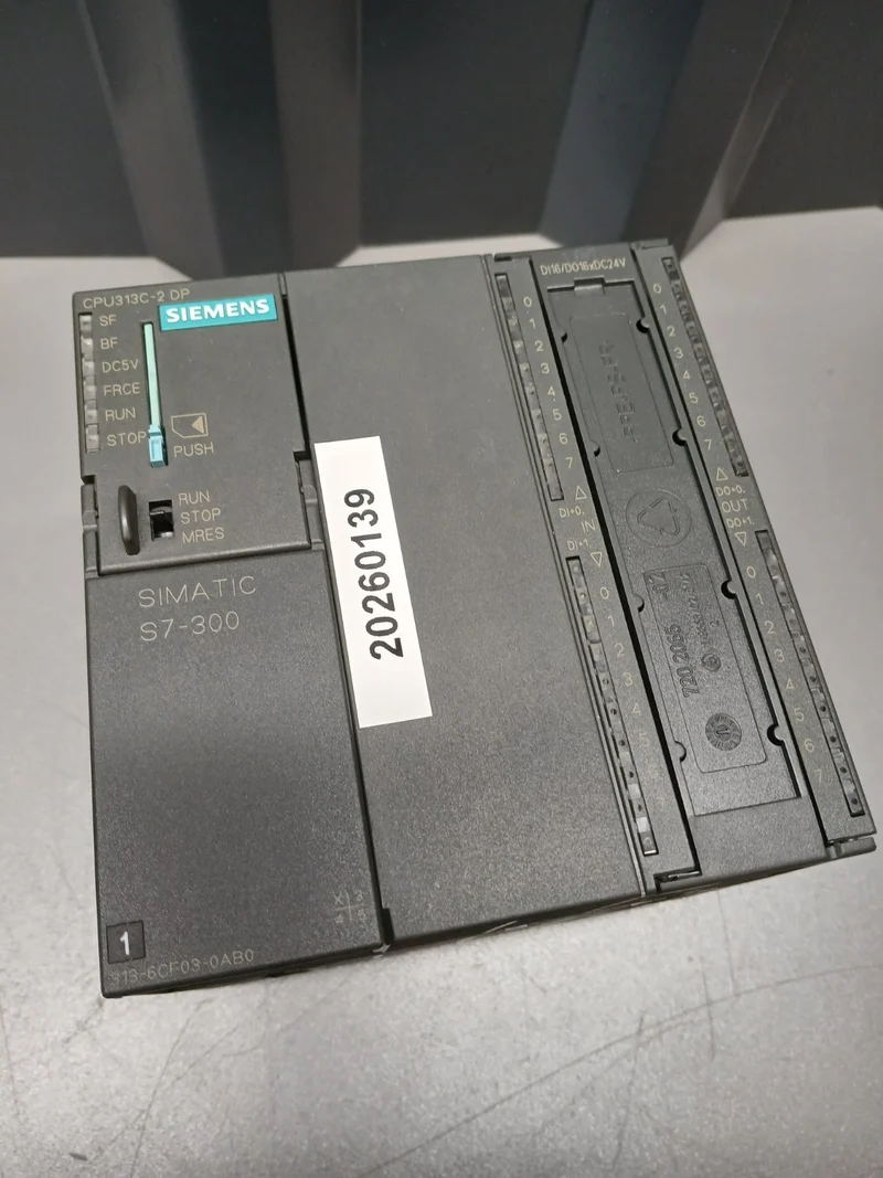Siemens SIMATIC S7-300 CPU313C-2 DP 6ES7 313-6CF03-0AB0 + 6ES7 313-6CF03-0AB0